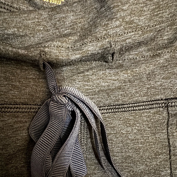 AERIE- Chill, Play, Move. Legging/Jogger. Size Medium Long. Heathered Navy/black - Picture 4 of 6